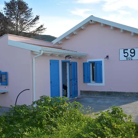 Villa Casello Sul Mare A 59+866 *